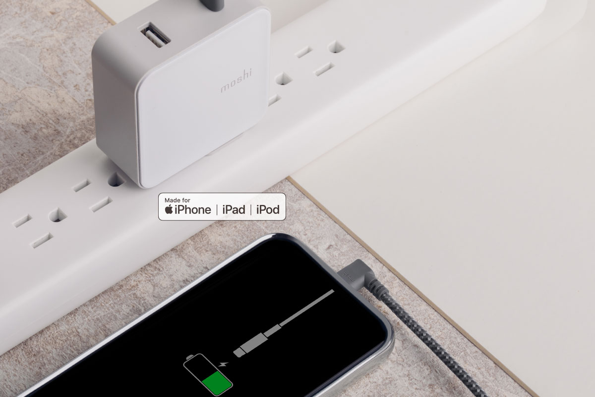 Dieses Kabel verwendet den neuesten Lightning-Anschluss (C94) von Apple und sorgt so für eine exakte Spannungsanpassung. Dies verlängert die Akkulebensdauer, verhindert langfristige Belastungen und ist der Grund, warum Sie nur MFi-zertifizierte Kabel verwenden sollten.