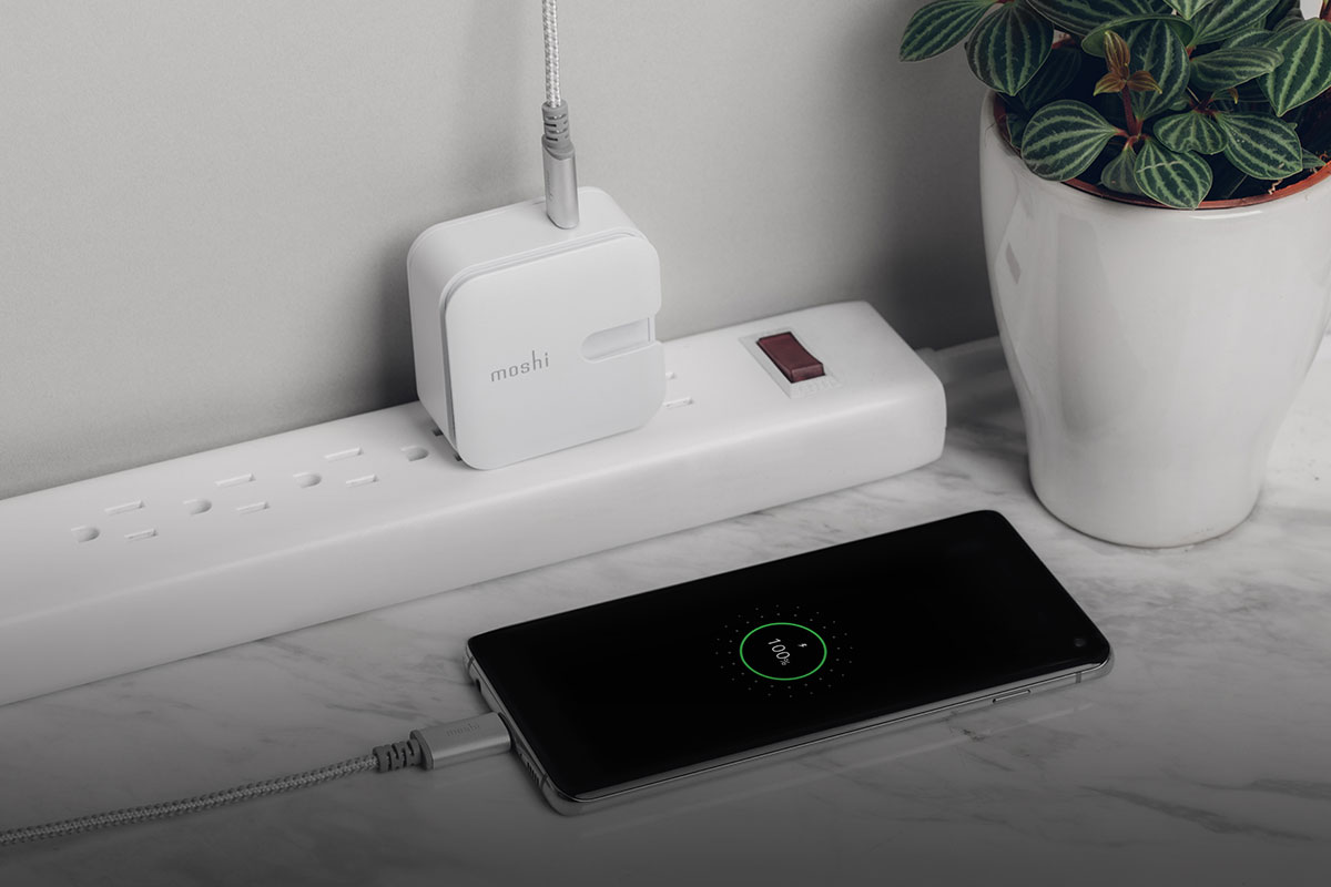 Idéal pour les utilisateurs d'Android, rechargez rapidement votre appareil via la puce QC 3.0 intégrée à l'aide d'un câble de charge USB-C vers USB-C Integra.