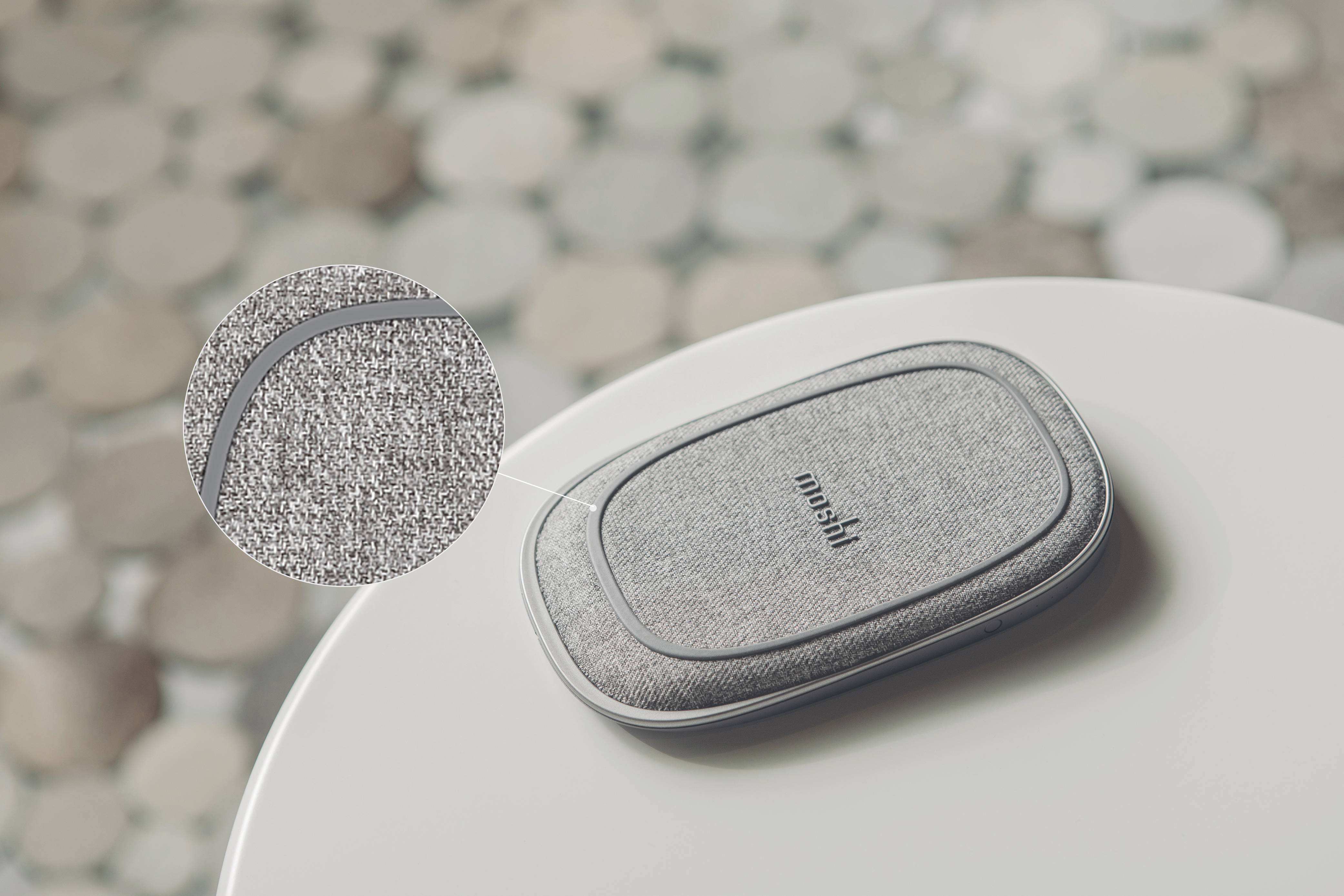 Der Porto Q 5K sorgt mit seiner weichen Materialoberfläche und silikonbeschichteten Umrandung dafür, dass Ihr Telefon optimal gepolstert ist und sicher an seinem Platz gehalten wird.