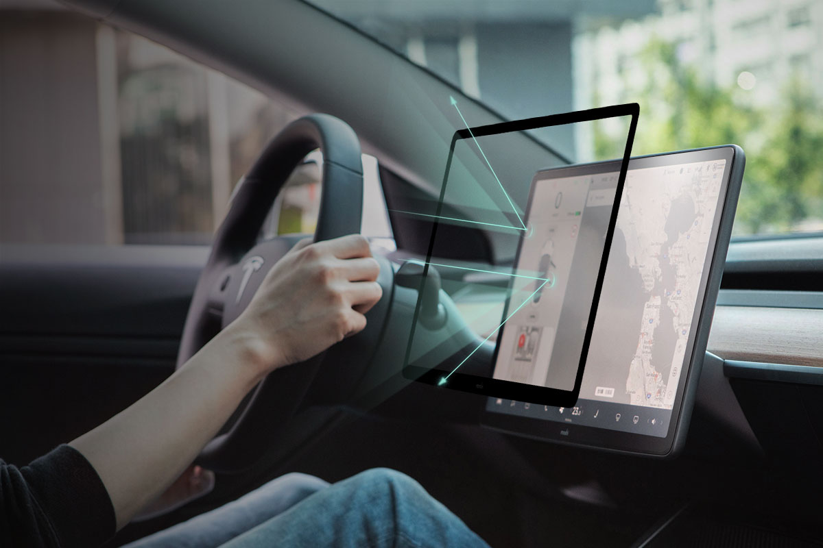 Utilisant une fabrication multicouche, iVisor offre une clarté incroyable tout en réduisant les reflets pour garantir une navigation fluide.
