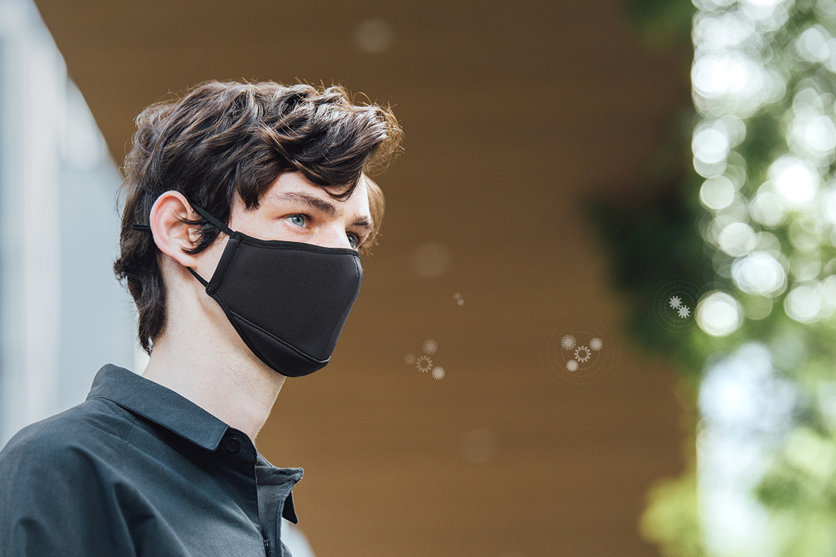 Le port d'un masque réduit également les effets de la rhinite allergique ou d'autres allergies déclenchées par le pollen.