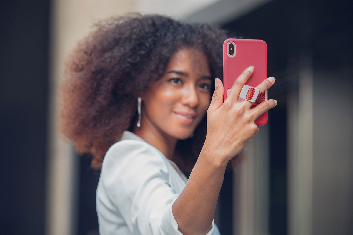 El MultiStrap™ de Capto le permite tomar la foto perfecta sin el riesgo de que se le caiga el teléfono.