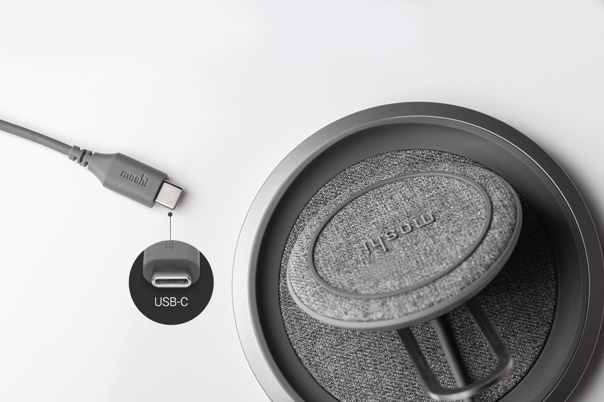 Gracias al cable integrado de 4 pies (1.2 m) el Lounge Q es el cargador perfecto para cualquier escritorio, mesa de noche o estación de trabajo con estilo.