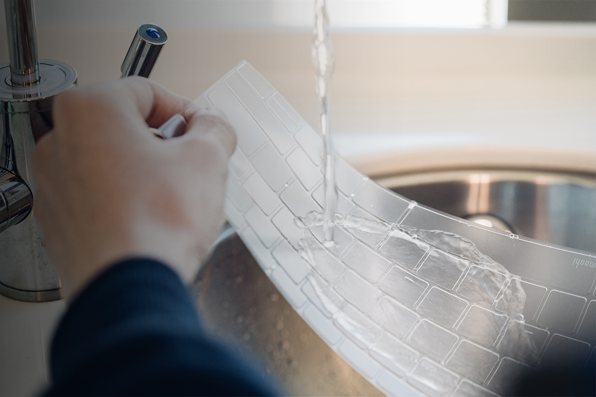 ClearGuard можно мыть и использовать повторно — накладка прослужит так же долго, как и Ваш компьютер.