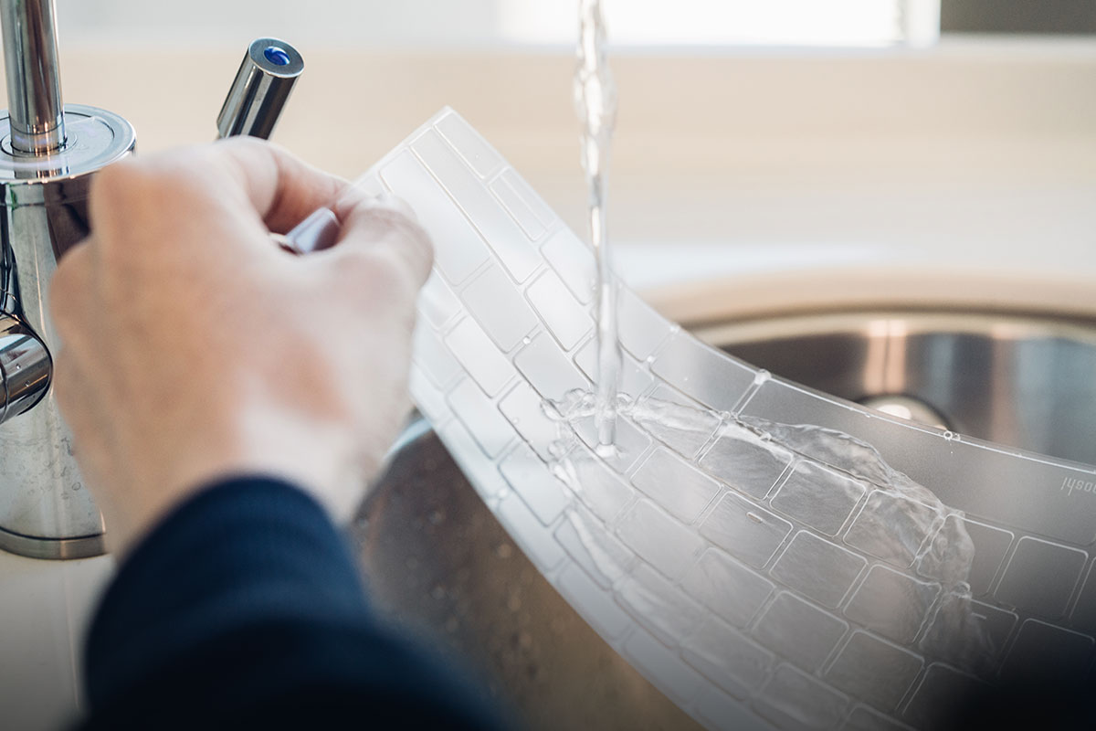 Lave y vuelva a utilizar la ClearGuard durante el tiempo que conserve su ordenador.