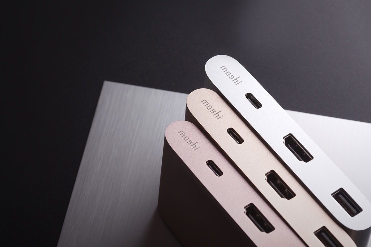 Der USB-C-Multiport-Adapter von Moshi ist mit hochwertigem Aluminium ummantelt.