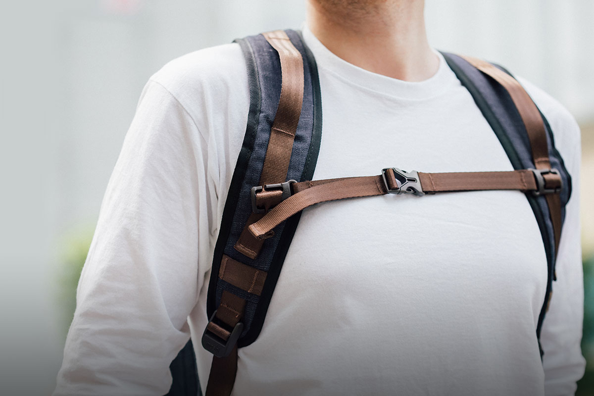 Gepolstertes Airmesh säumt die Schultergurte sowie die Rückenunterstützung von Captus für hervorragende Belüftung.