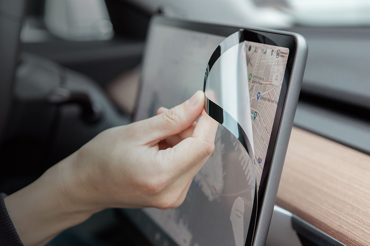 Grâce au design breveté de Moshi, iVisor est le seul protecteur d'écran pour Tesla Model 3 100% sans bulles.