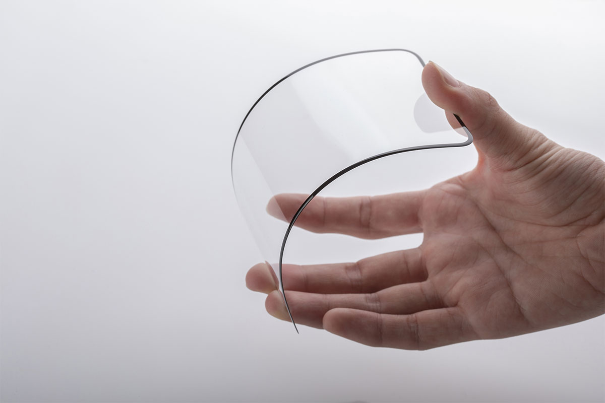 Le verre trempé n’est traité que thermiquement. IonGlass est renforcé au niveau moléculaire, pour le rendre plus robuste et impossible à rayer, même avec un couteau tranchant.