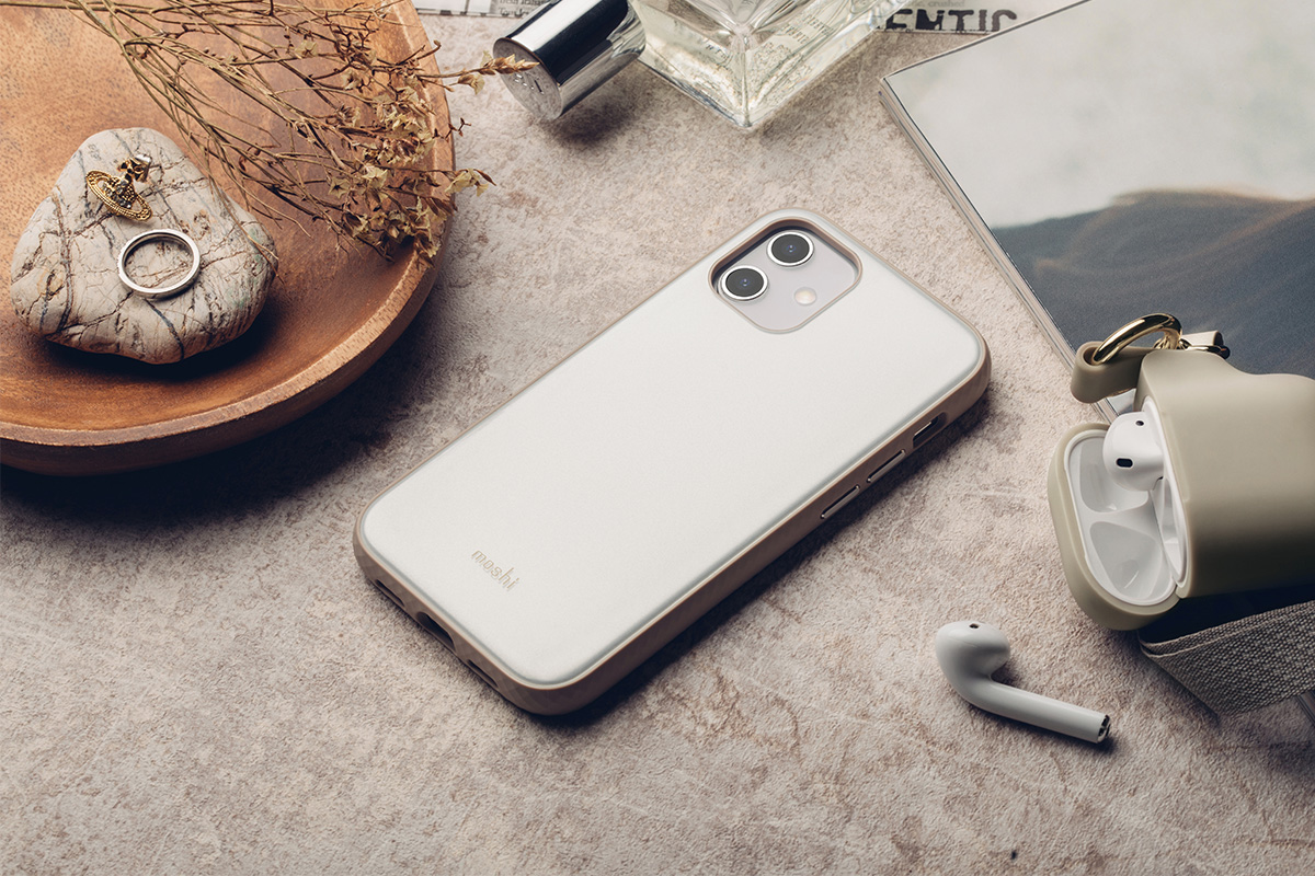 Nuestra carcasa galardonada iGlaze cuenta con un recubrimiento brillante resistente a los rayones y al desgaste. Disponible en una gama de atractivos colores, iGlaze brinda a tu teléfono una apariencia estilizada y delgada.