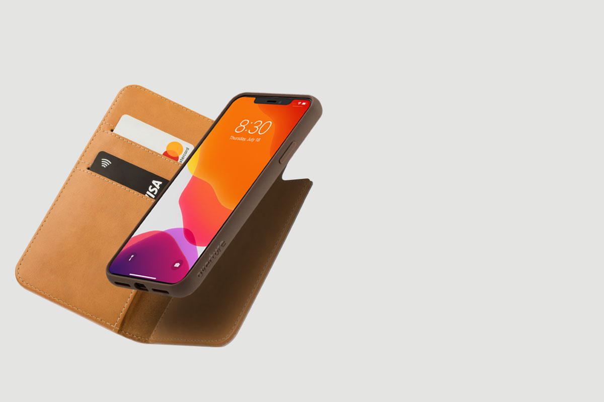 Overture kann entweder als schmale Schutzhülle oder als Brieftasche verwendet werden.