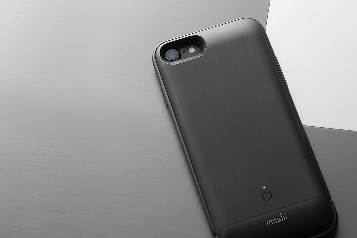 Le bord surélevé protège l’écran lorsque votre téléphone est posé à l’envers.