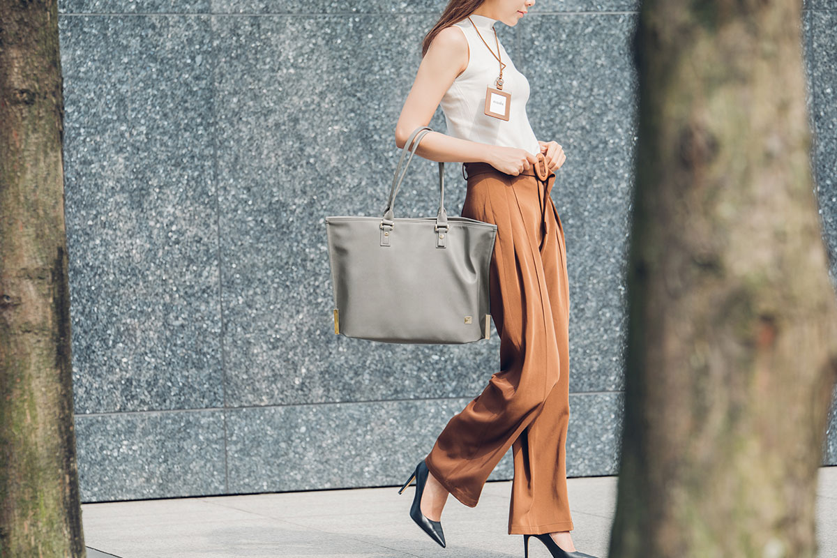 Aria's slim design allows it to lay flat in your suitcase for compact packing and ready for any destination.
