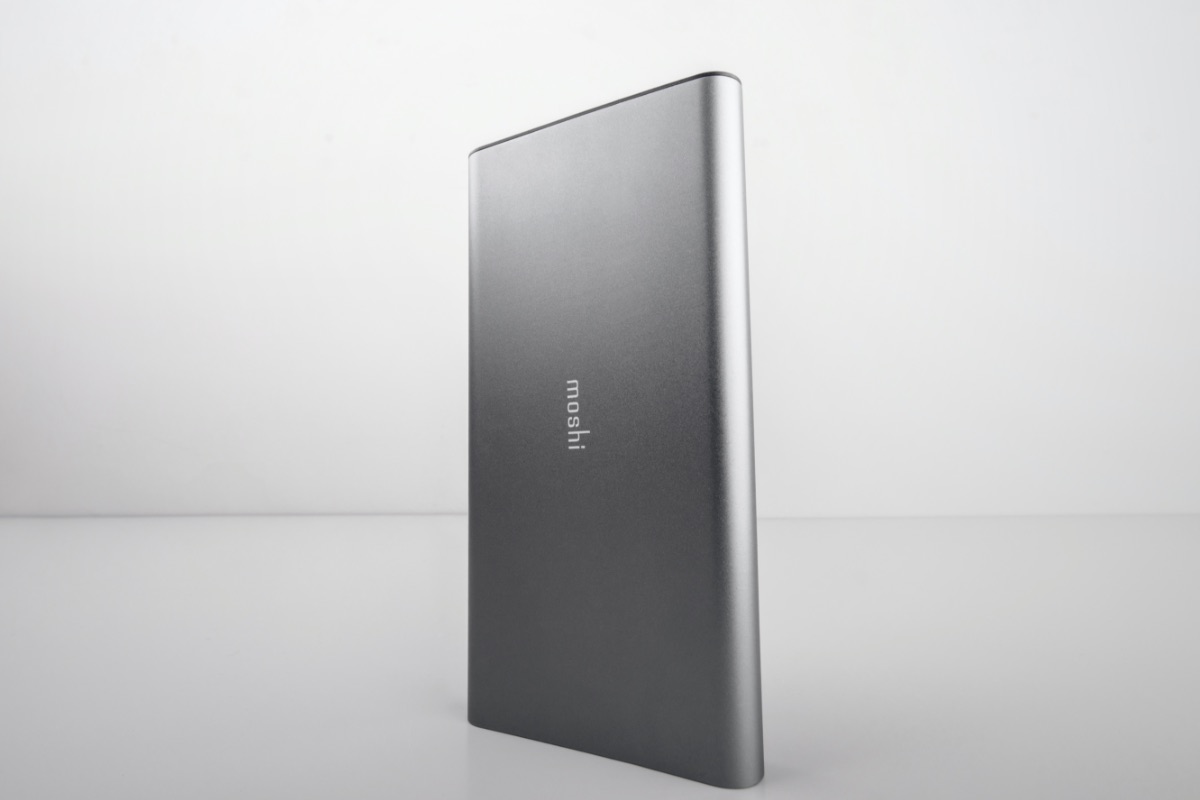 Sleek and attractive aircraft-grade aluminium casing creates a rugged yet stylish exterior with an ultra-slim, highly portable footprint.