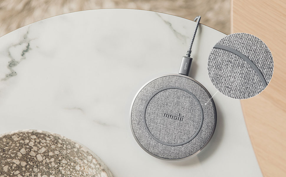 Skandinavisch inspiriert Das schlanke Materialfinish von Otto Q passt zu jedem Schreibtisch oder Raum und schützt Ihr Smartphone, während es von einem Silikonring und -boden sicher an seinem Platz gehalten wird.