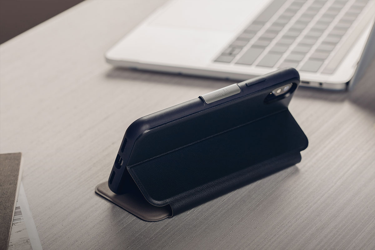 Support pliant pratique pour regarder des vidéos sur votre iPhone.