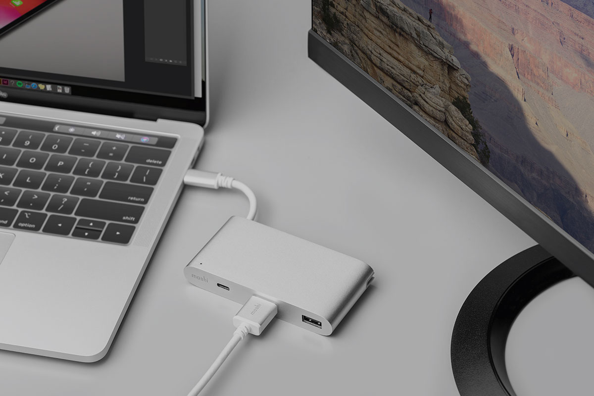 Schließen Sie den Adapter einfach an einen HDMI-fähigen Monitor oder ein Fernsehgerät an.