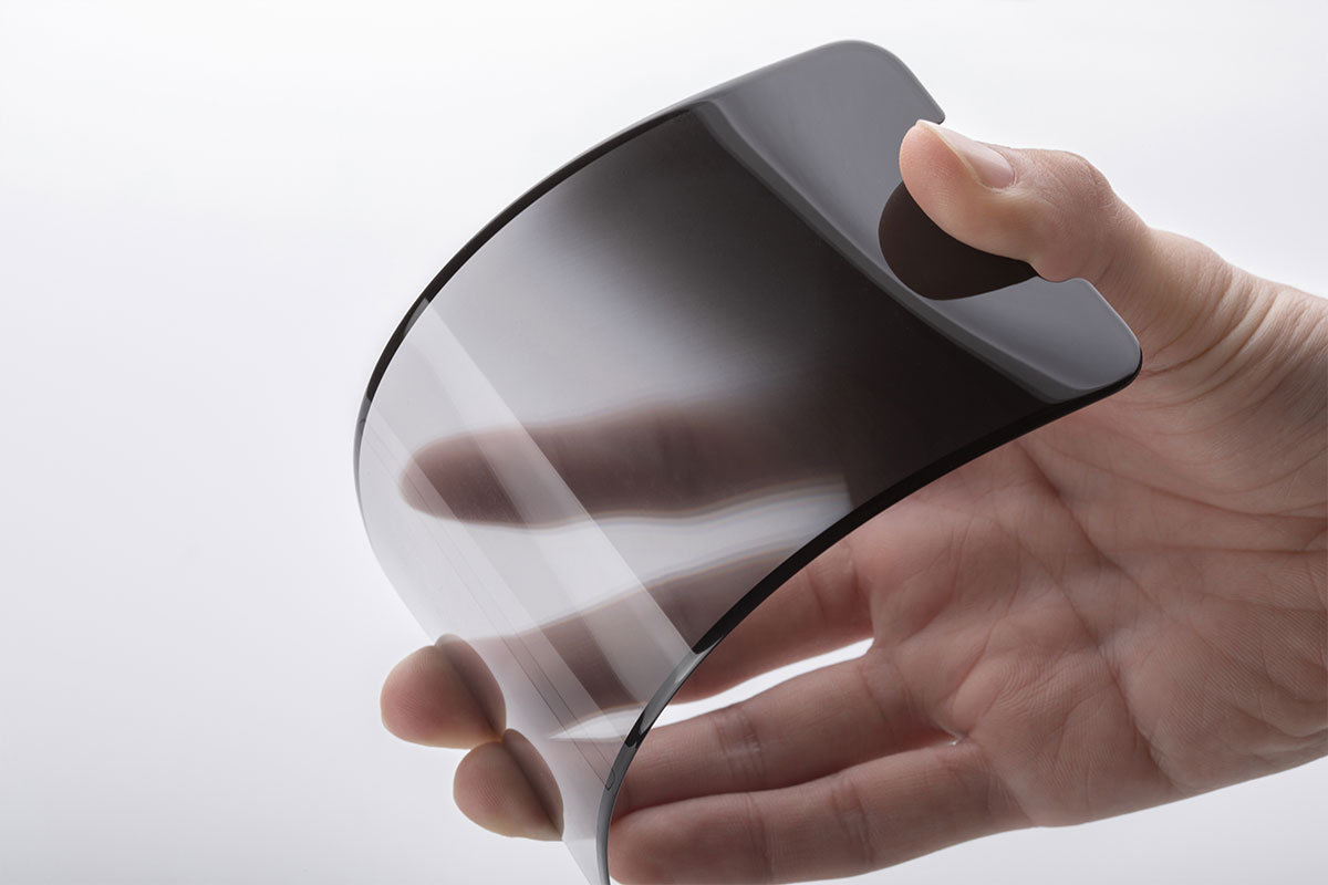 Moshi IonGlass 使用離子交換強化的IonGlass™強化玻璃材質,鋼製尖銳利器劃擦表面也不會留下刮痕。
