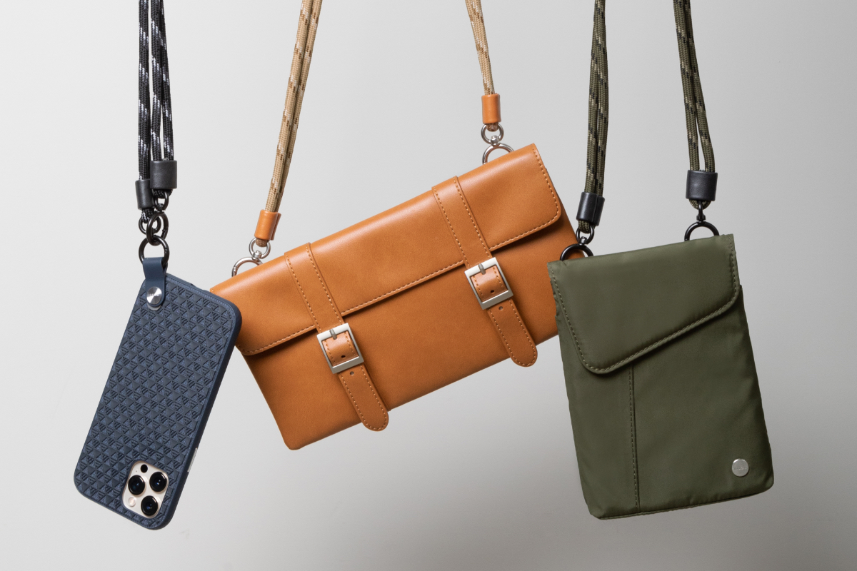 MoshiのAro、Aro Mini、Treya Clutch、Altraにクリップするように特別に設計されていますが、財布、鍵、IDバッジなどのストラップとしても機能します。モシ製品と一緒にアジャスタブルボディストラップを購入すると、5ドル節約できます。 (チェックアウト時に割引が適用されます)」