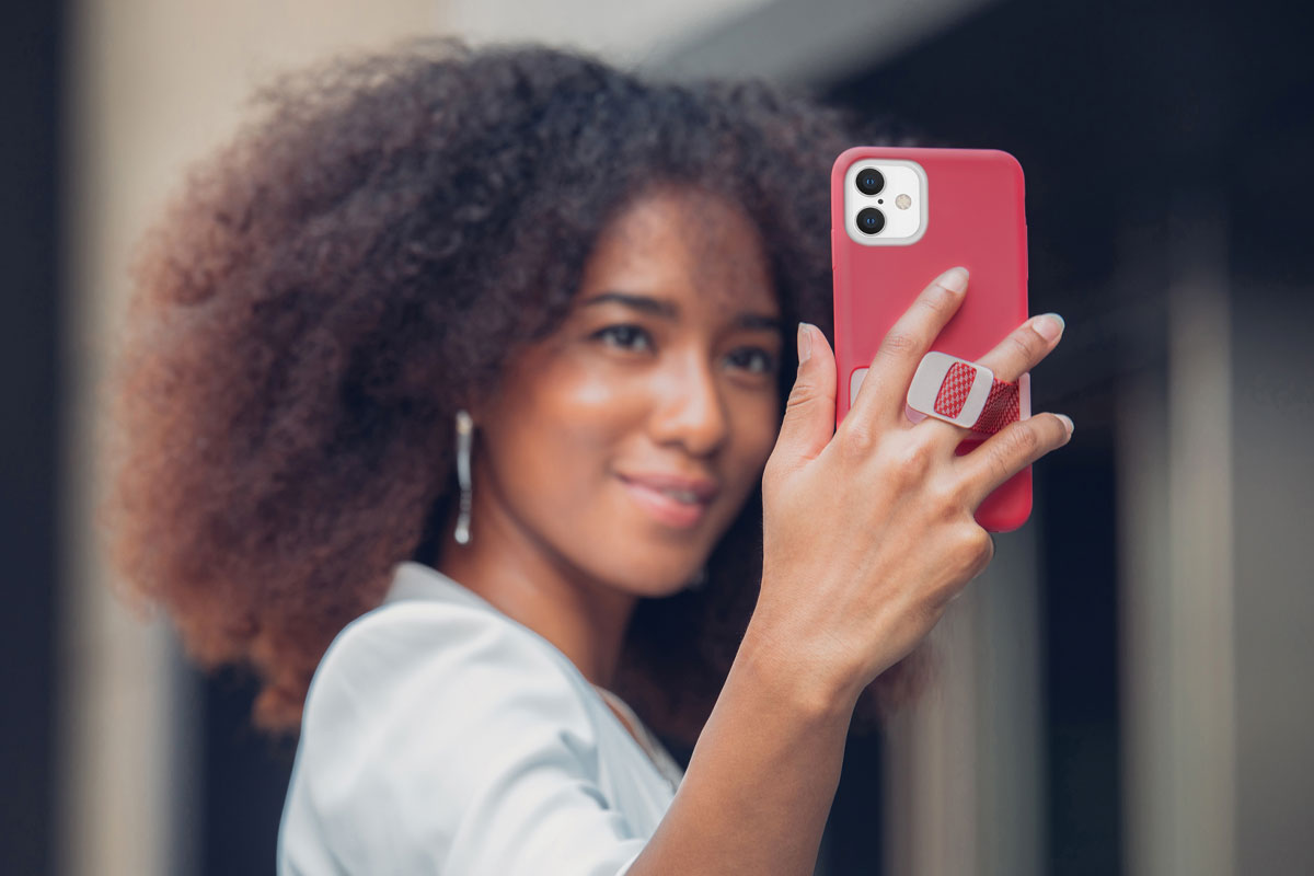 El MultiStrap™ de Capto le permite tomar la foto perfecta sin el riesgo de que se le caiga el teléfono.