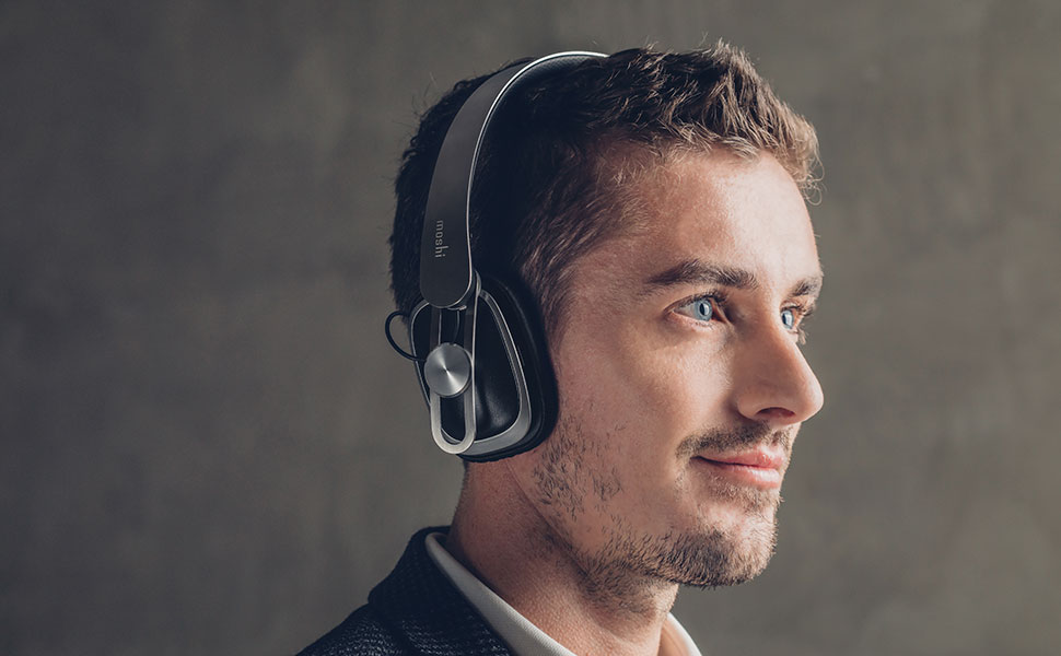 Avanti Air not only look great but also travel well. The unique rotating headband design allows the earcups to fold up into the headband, reducing device footprint. The folded headphones then fit neatly into the included travel case, protecting them from any bumps, knocks, or drops they may encounter on your travels.