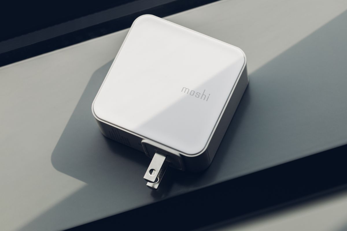 Protect your devices with charging with short circuit, over voltage, over current, and over temperature protection. Also meets US DoE Energy Level VI compliance.