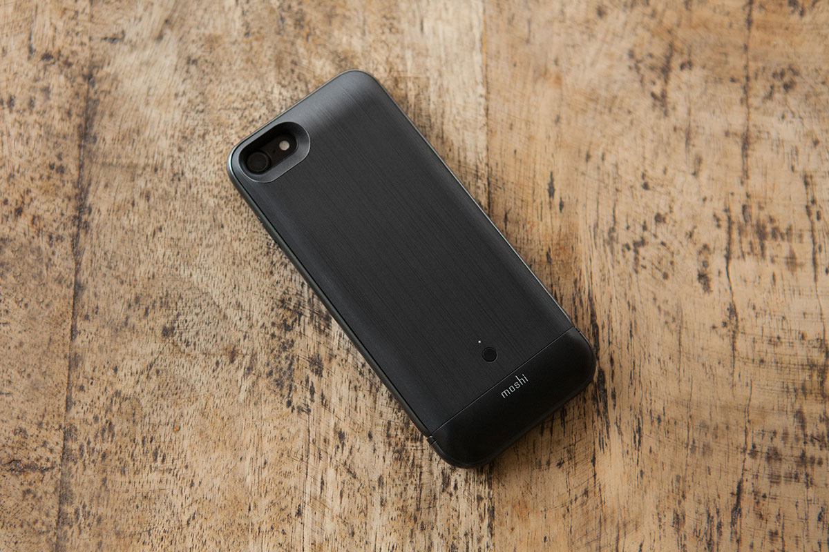 Coque fine avec protection contre les chutes aux normes militaires.