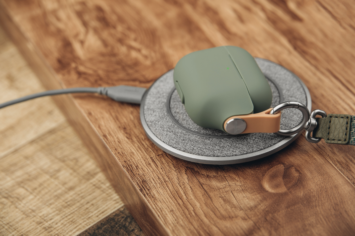 Not only does Pebbo fit the AirPods wireless charging case, it allows current to pass through, so you can leave it on while charging. Guaranteed to work with Moshi's Q Collection of wireless chargers.