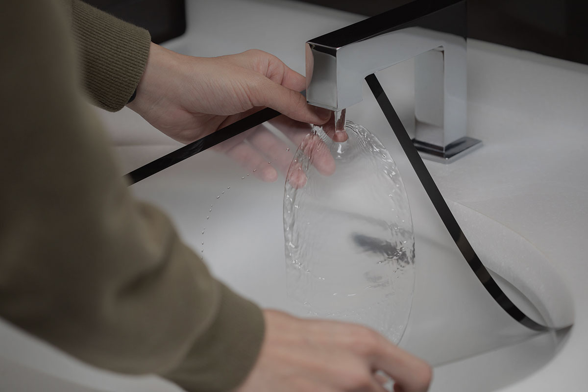 iVisor ist leicht sauber zu halten, kann gewaschen und wiederholt aufgebracht werden.