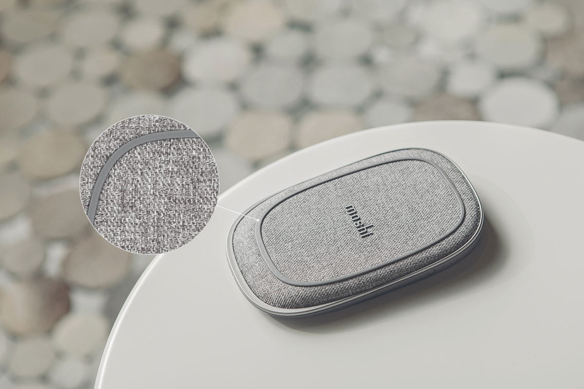 Porto Q 5K amortit votre téléphone avec sa finition souple, tandis qu’un anneau de surface en silicone accueille votre téléphone en toute sécurité.