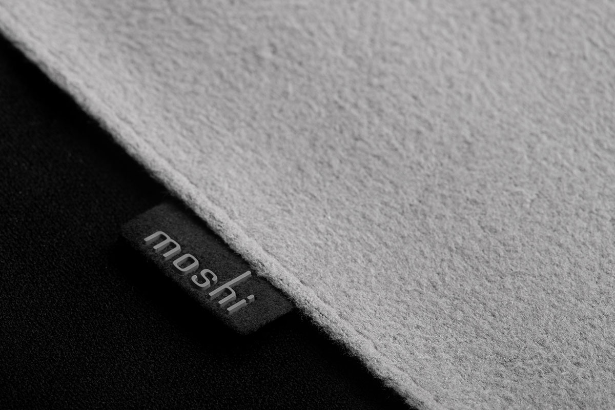 Notre microfibre exclusive Terahedron™ nettoie votre écran avec une simple pulvérisation d’eau.