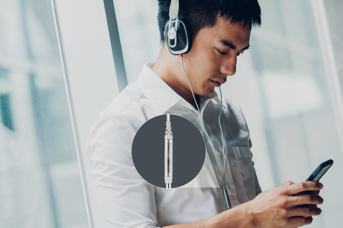 The included cable features an in-line microphone compatible with almost any phone or tablet so you can take calls and control music without taking your device out of your pocket or bag. The cable detaches from the headphones and can be conveniently stowed in the carrying case to avoid annoying tangles during transportation.