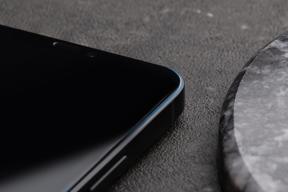 Abgerundete Kanten und Ausschnitte, die perfekt auf das Display Ihres iPhones passen