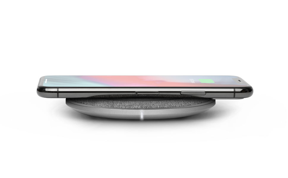 See your phone’s charging status at a quick glance thanks to Otto Q’s Smart LED.