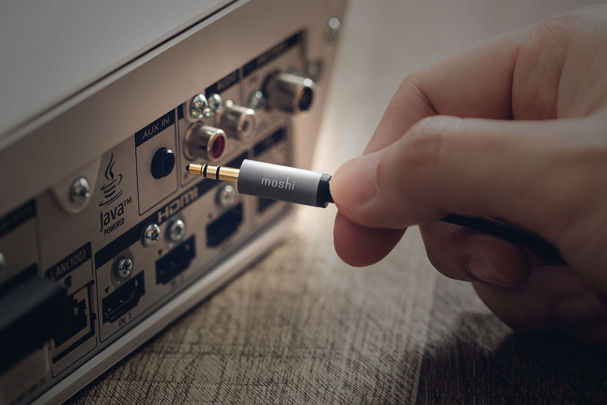 USB-Cスマートフォンからコンテンツをホームスピーカーから音楽を再生してみんなのお気に入りの曲を再生。