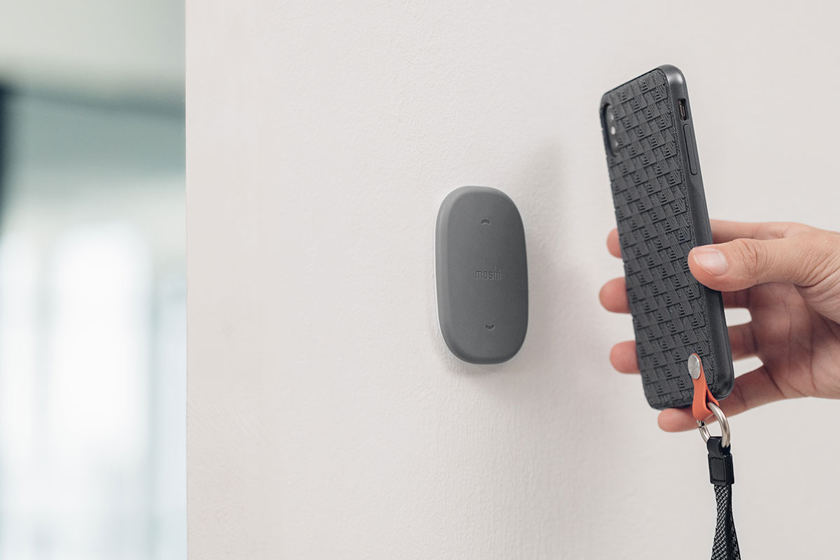 Les attaches SnapTo sont conçues pour se fixer à l’intérieur des coques iGlaze, Vesta et Altra de Moshi. À la fois élégant et discret.
