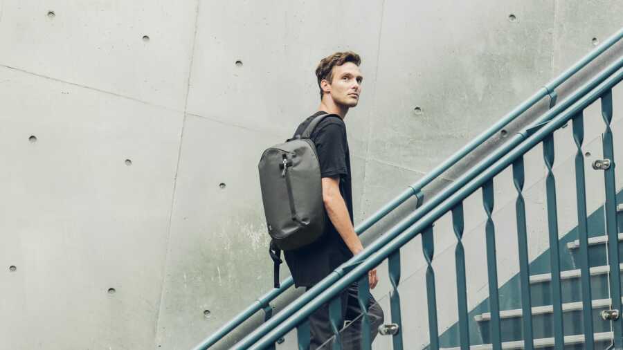 moshi hexa lightweight backpack