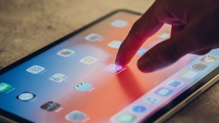 View larger image of: iVisor AG Anti-glare Screen Protector-2-thumbnail