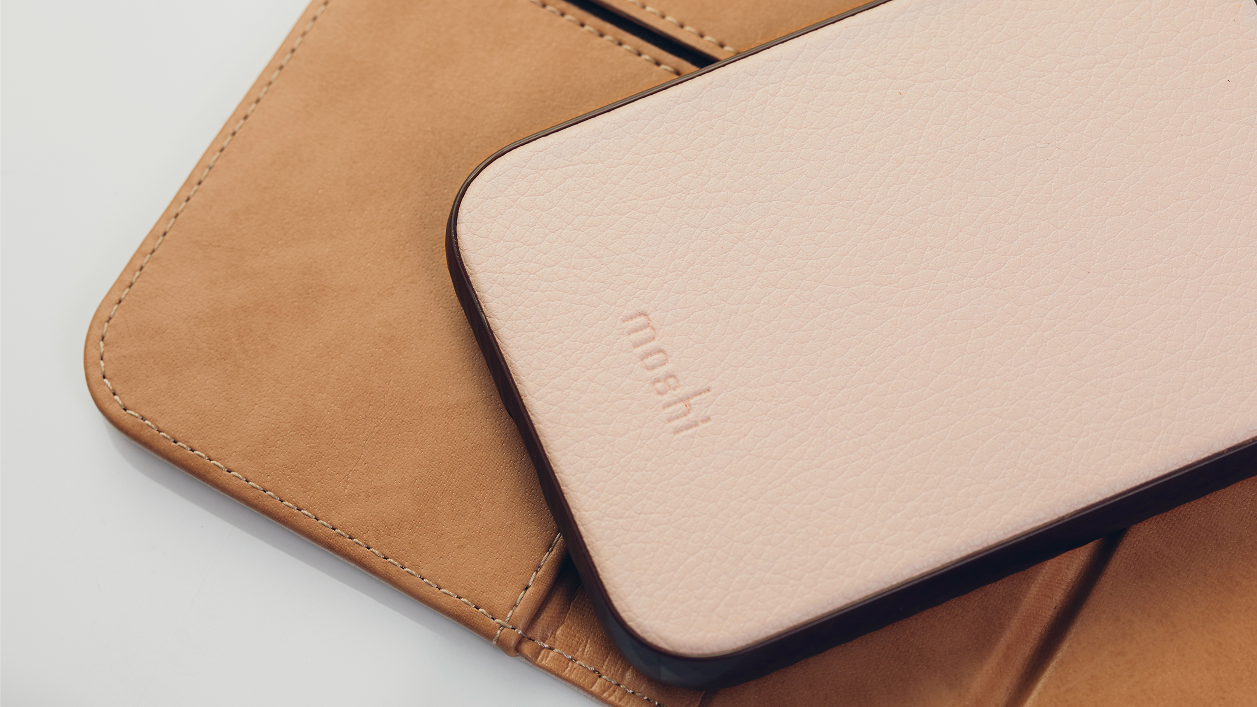 Overture Case with Detachable Magnetic Wallet-image