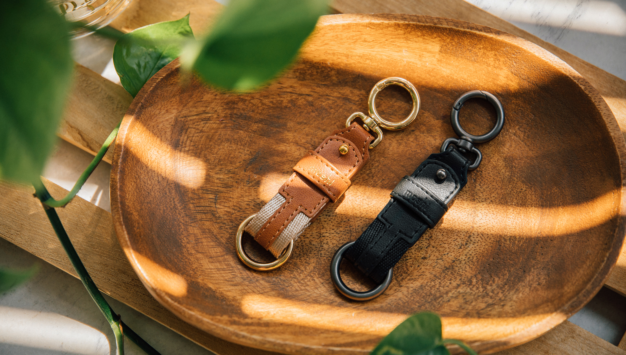 Vegan Leather Key Ring | Moshi Express