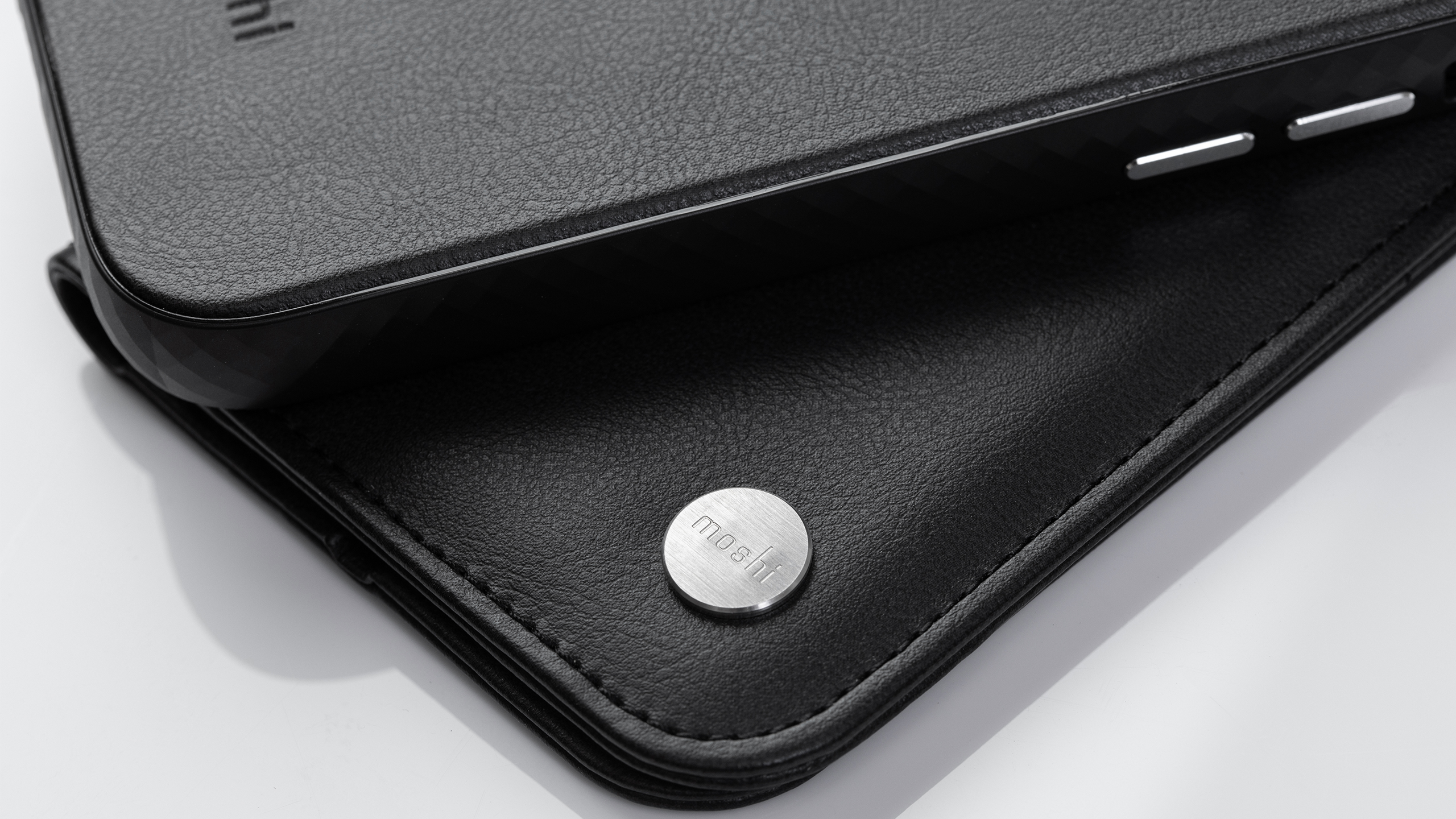 Overture Case with Detachable Magnetic Wallet-image